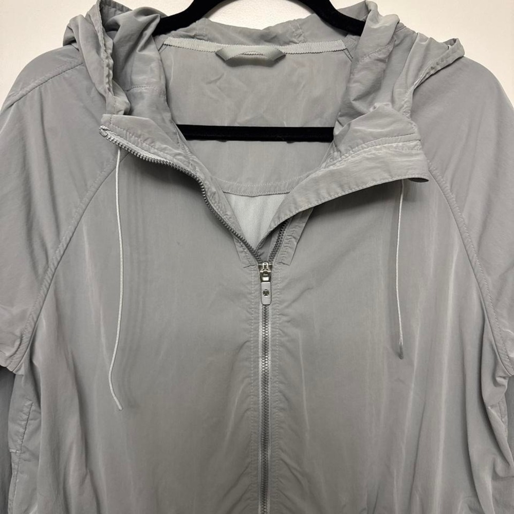 Lululemon pack and glyde lightweight jacket - Picture 2 of 6